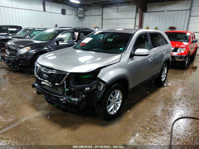 KIA SORENTO LX 2014 5XYKTCA68EG548673 Image 2