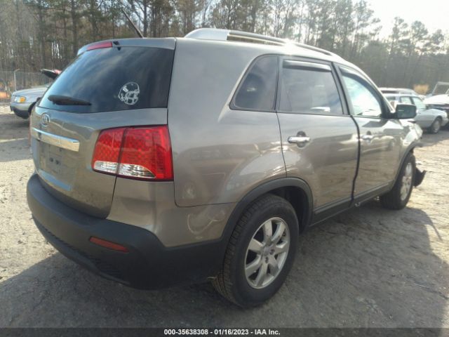 5XYKT3A67DG394617 KIA SORENTO LX