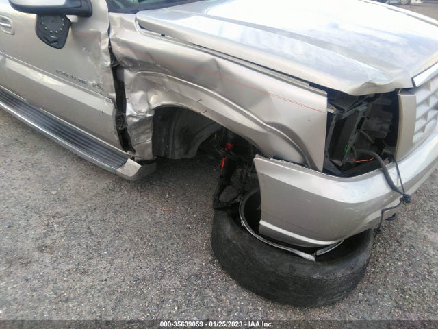 2004 CADILLAC ESCALADE ESV VIN: 3GYFK66N24G201937