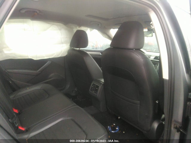 1VWBS7A31FC063150 Volkswagen Passat 1.8t Se W/sunroof & Nav