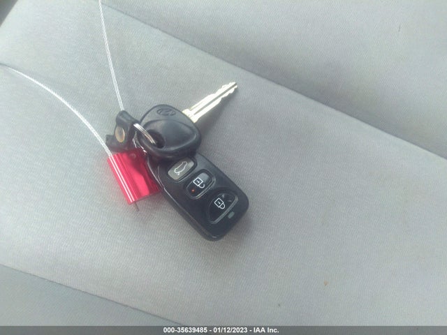 2008 HYUNDAI ELANTRA GLS/SE VIN: KMHDU46D18U526130