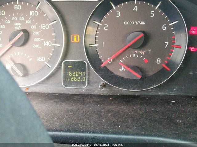 2011 VOLVO S40 VIN: YV1672MSXB2538882