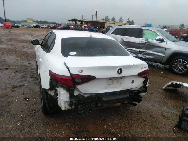 2017 Alfa Romeo Giulia, VIN: ZARFAEEN3H7551122