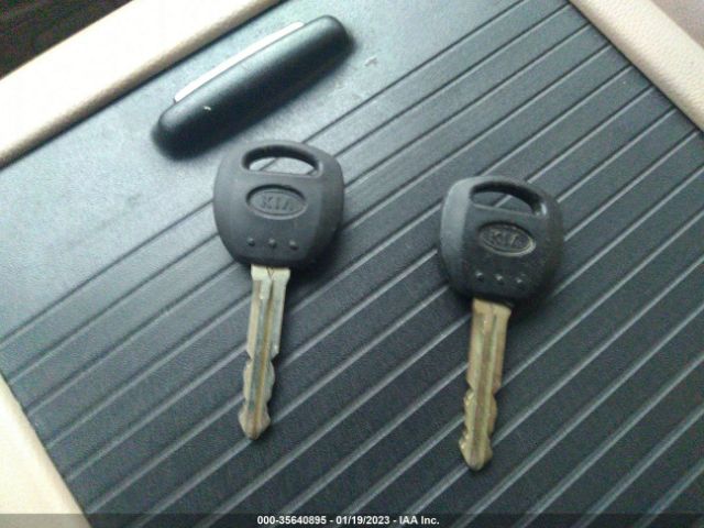 KNDMG4C79E6590619 KIA SEDONA LX
