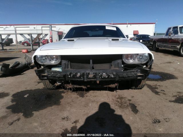 2C3CDYBT3EH299126 Dodge Challenger R/t