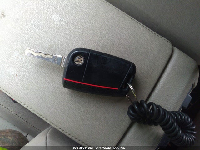 3VW917AU2FM088244 Volkswagen Golf Tsi S