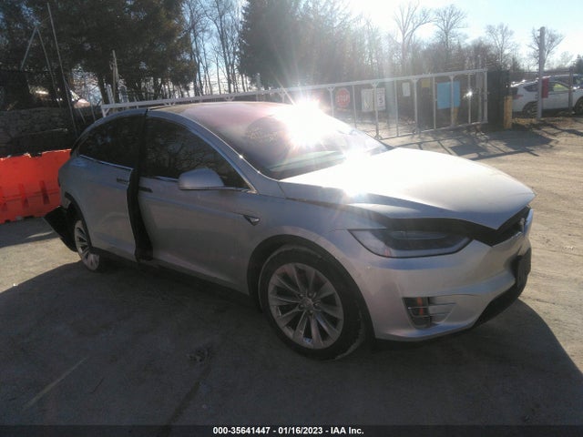 2017 Tesla Model X, VIN: 5YJXCDE27HF056831