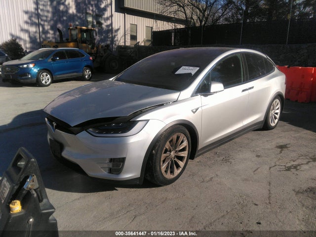 2017 Tesla Model X, VIN: 5YJXCDE27HF056831