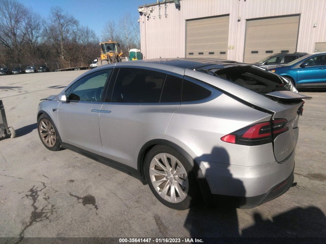 2017 Tesla Model X, VIN: 5YJXCDE27HF056831