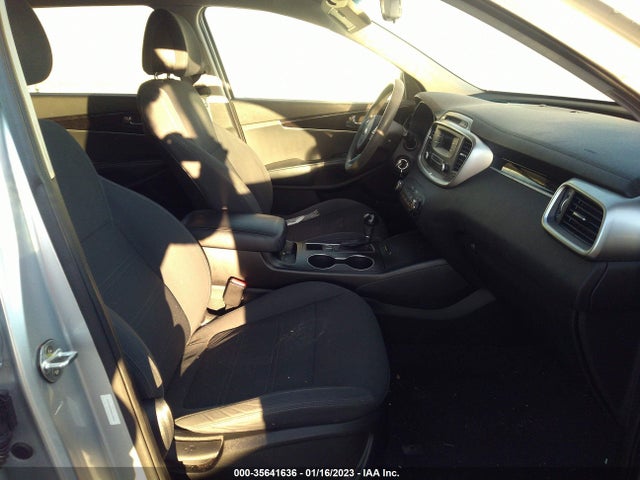 2016 KIA SORENTO L VIN: 5XYPG4A34GG185667