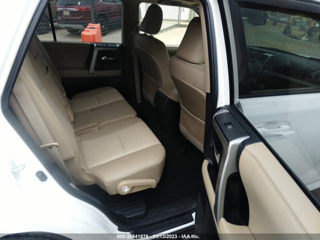 Toyota 4RUNNER SR5 2019 JTEZU5JR7K5194307 Image 9