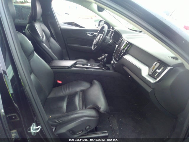 2019 Volvo XC60, VIN: LYV102DK4KB316745