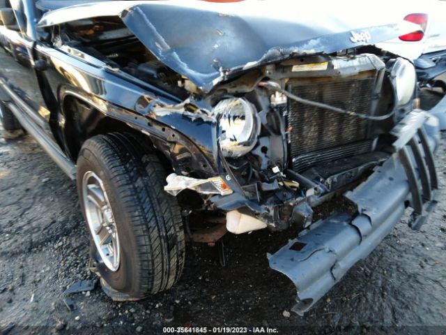 1J4GK38K35W600204 Jeep Liberty Renegade