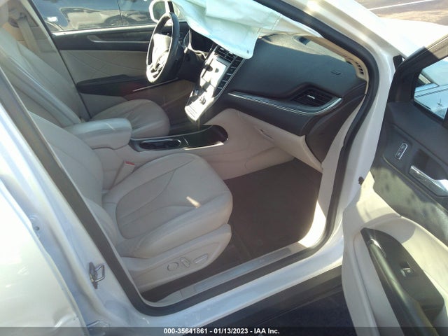 2017 Lincoln MKC, VIN: 5LMCJ3C91HUL61434