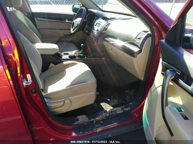 2015 KIA SORENTO LX VIN: 5XYKT3A6XFG658934