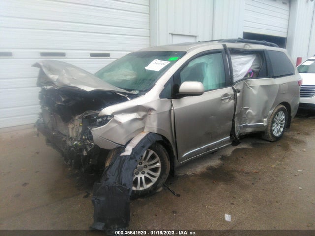 2017 Toyota Sienna, VIN: 5TDYZ3DC6HS887367