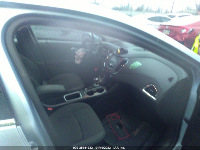 2017 Chevrolet Cruze, VIN: 1G1BE5SM7H7153123