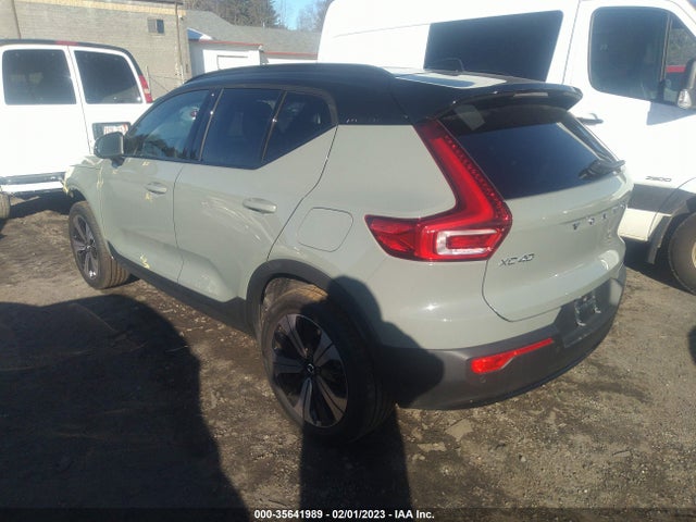 2023 Volvo XC40, VIN: YV4ED3UW7P2951236