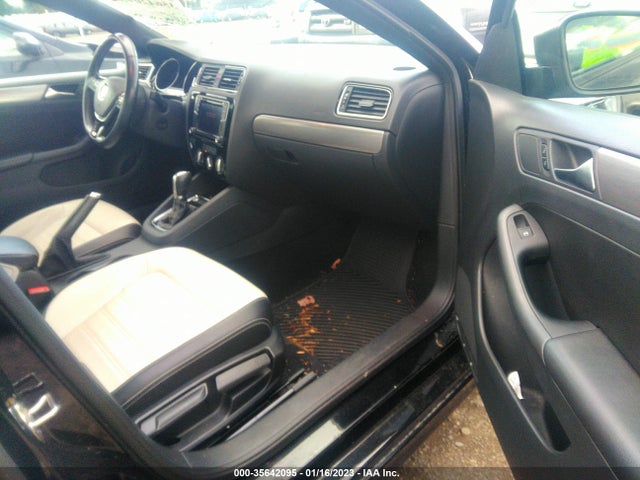 3VWD17AJ7GM233635 Volkswagen Jetta 1.8t Sport