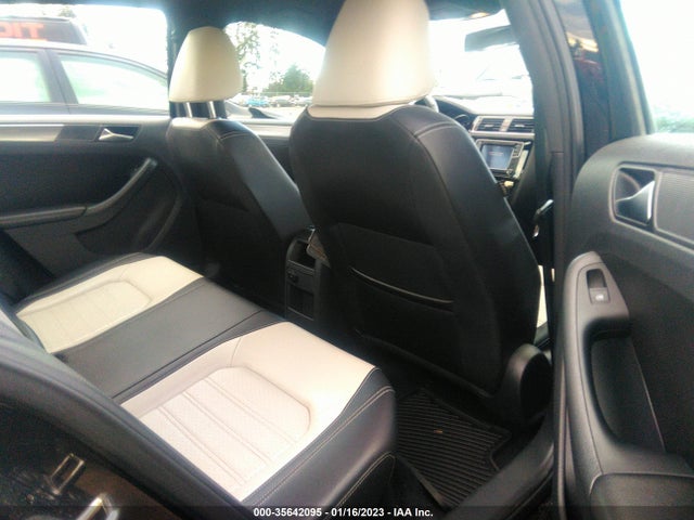 3VWD17AJ7GM233635 Volkswagen Jetta 1.8t Sport