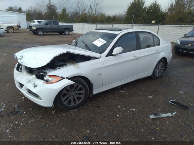 BMW 3 Series 328i 2007 WBAVA33587KX82183 Image 2