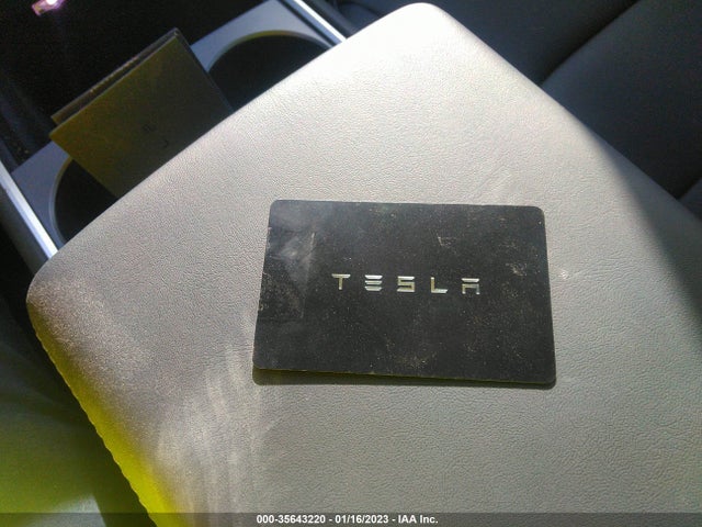 2022 Tesla Model Y, VIN: 7SAYGDEE7NA014500