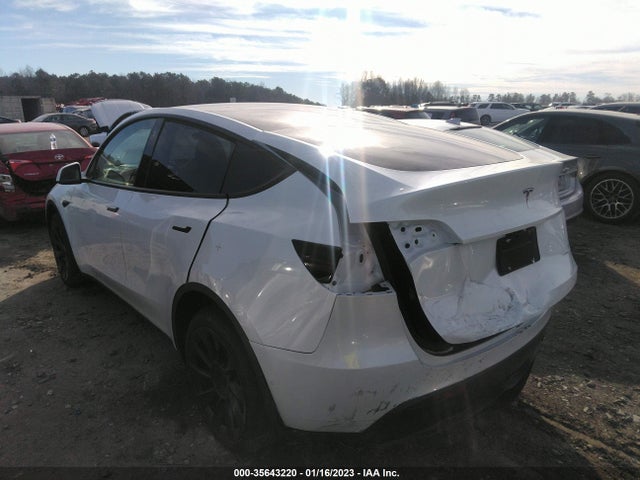 2022 Tesla Model Y, VIN: 7SAYGDEE7NA014500