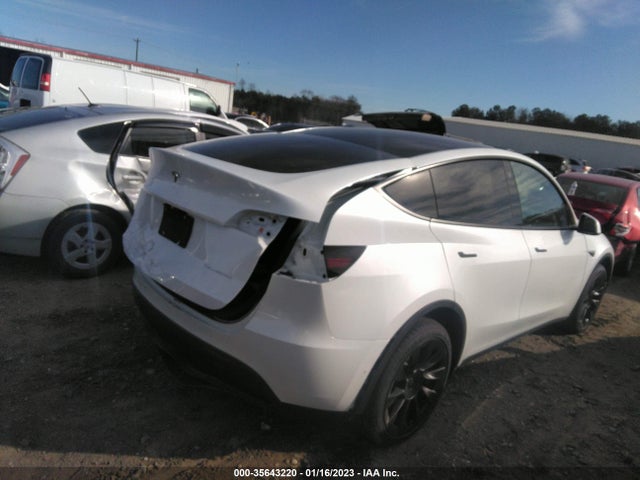 2022 Tesla Model Y, VIN: 7SAYGDEE7NA014500