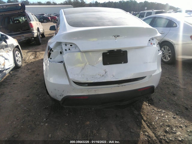 2022 Tesla Model Y, VIN: 7SAYGDEE7NA014500