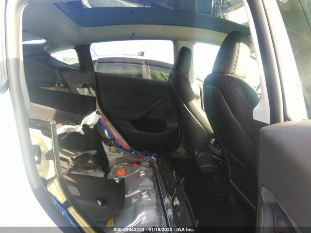 2022 Tesla Model Y, VIN: 7SAYGDEE7NA014500