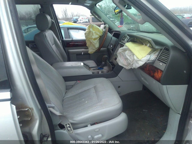 Lincoln Navigator 2004 5LMFU28R84LJ14810 Image 10