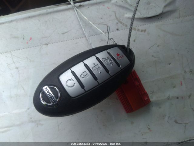 JN8AT2MV3HW260984 Nissan Rogue Sl