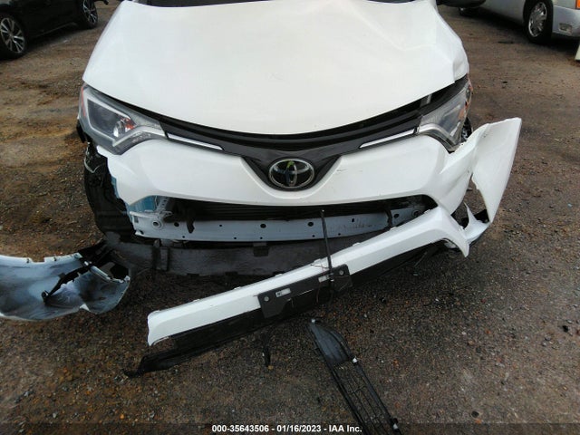 Toyota RAV4 LE 2018 JTMZFREV1JJ208169 Image 6
