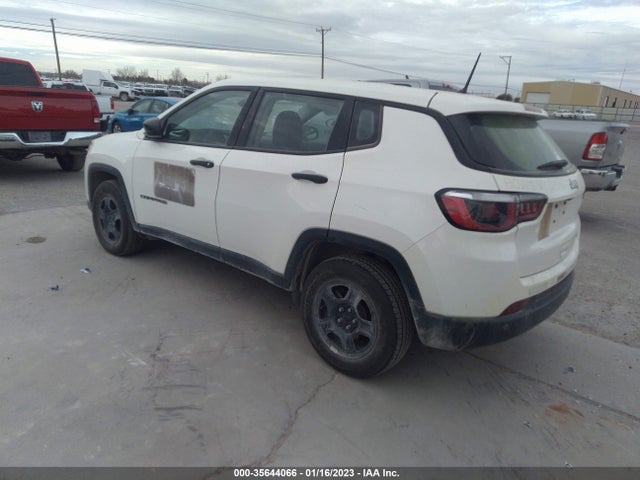 2018 Jeep Compass, VIN: 3C4NJCAB2JT136879