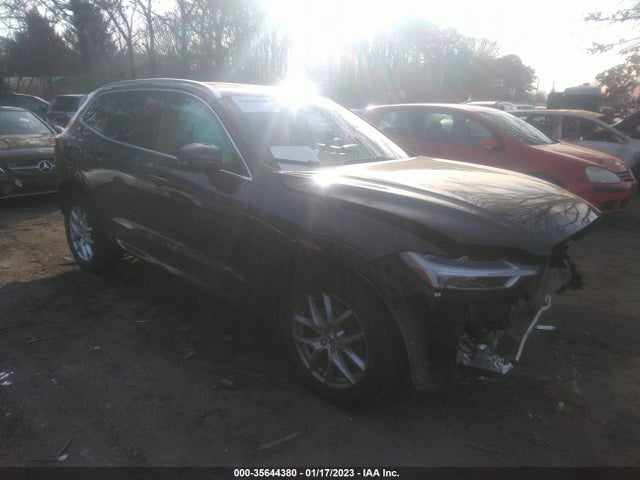 Volvo Xc60 Momentum 2018 YV4102RK4J1036173 main image