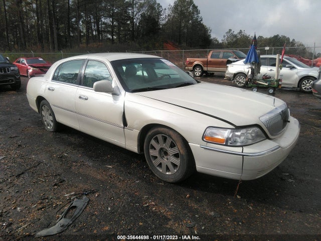 Lincoln Town Car Ultimate 2004 1LNHM83W64Y664747 main image