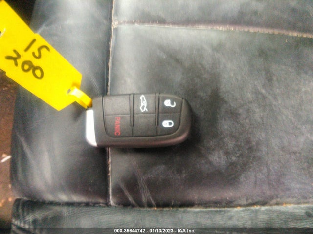 Chrysler 200 C 2015 1C3CCCCBXFN599332 Image 3