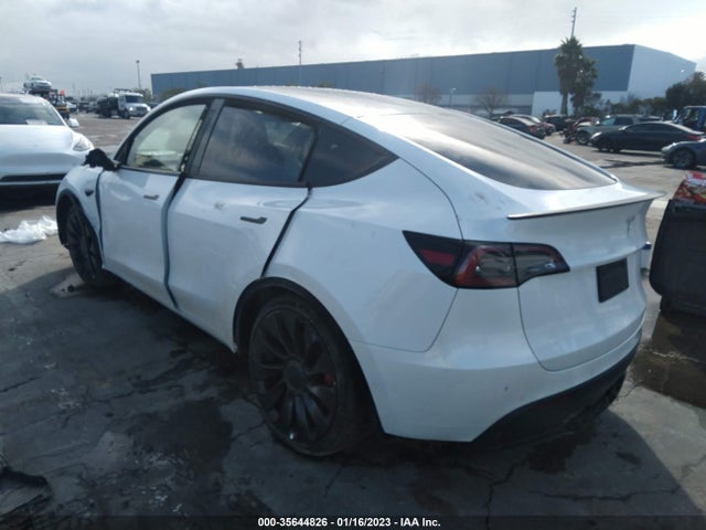 2022 Tesla Model Y, VIN: 7SAYGDEF6NF382436