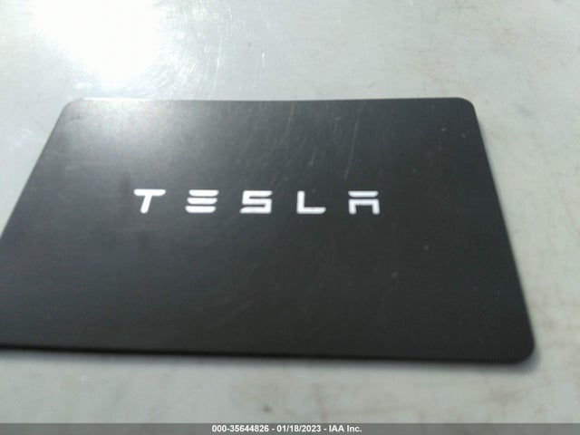 2022 Tesla Model Y, VIN: 7SAYGDEF6NF382436