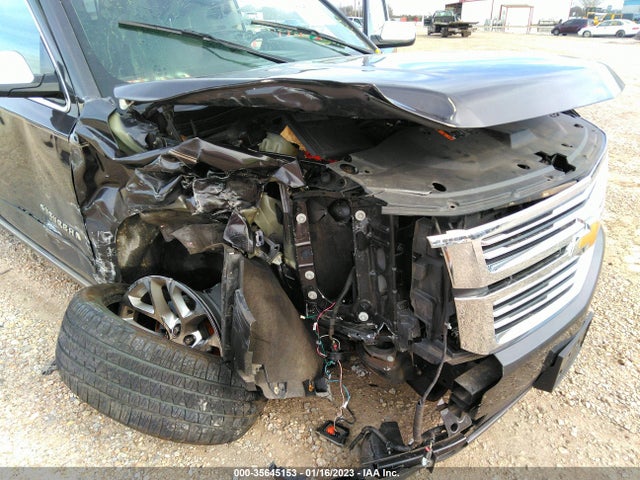 2017 Chevrolet Suburban, VIN: 1GNSKJKC7HR327302