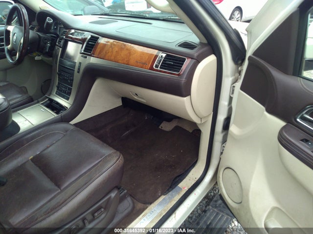 1GYS4KEF5ER199825 Cadillac Escalade Esv Platinum