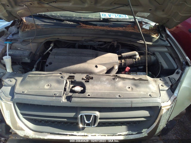 2004 HONDA PILOT LX VIN: 2HKYF18144H589681