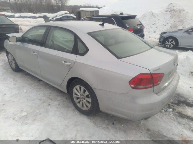 1VWAT7A3XFC002291 Volkswagen Passat 1.8t Wolfsburg Ed