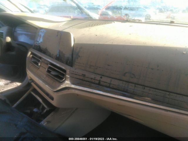 WBA5R1C58KFH22048 BMW 3 Series 330i