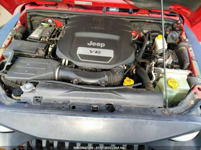 1C4BJWEG2EL126316 Jeep Wrangler Unlimited Sahara