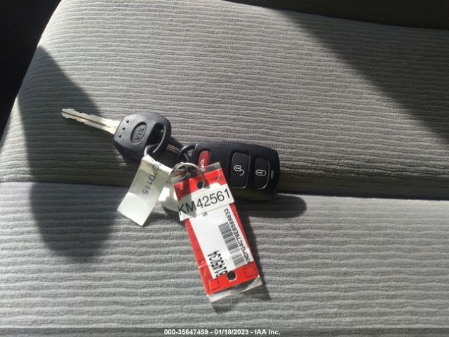 KNDMG4C76E6589833 KIA SEDONA LX
