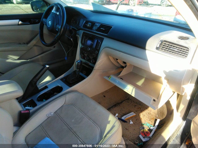 1VWBH7A38DC025118 Volkswagen Passat Se W/sunroof & Nav