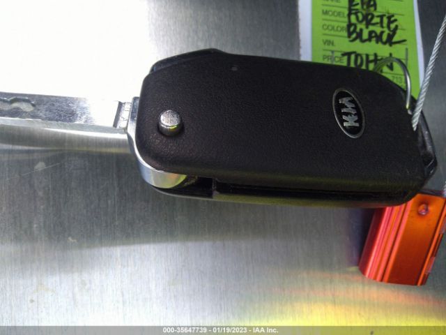 3KPF24AD5ME410660 KIA Forte Lxs
