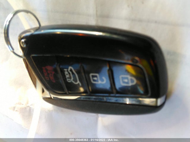 2015 Hyundai Santa Fe, VIN: KM8SRDHF9FU104935