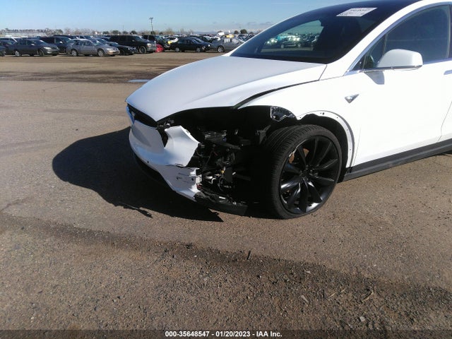 2021 Tesla Model X, VIN: 5YJXCBE24MF320652